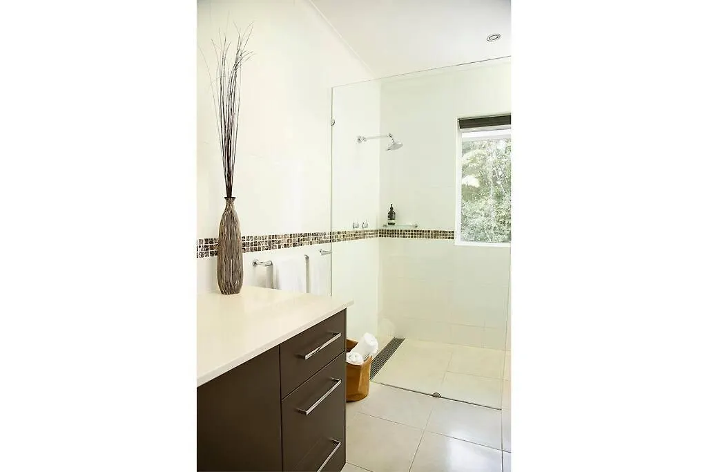 Indirah On The Beach - A Spacious Beachfront Home Port Douglas Holiday home