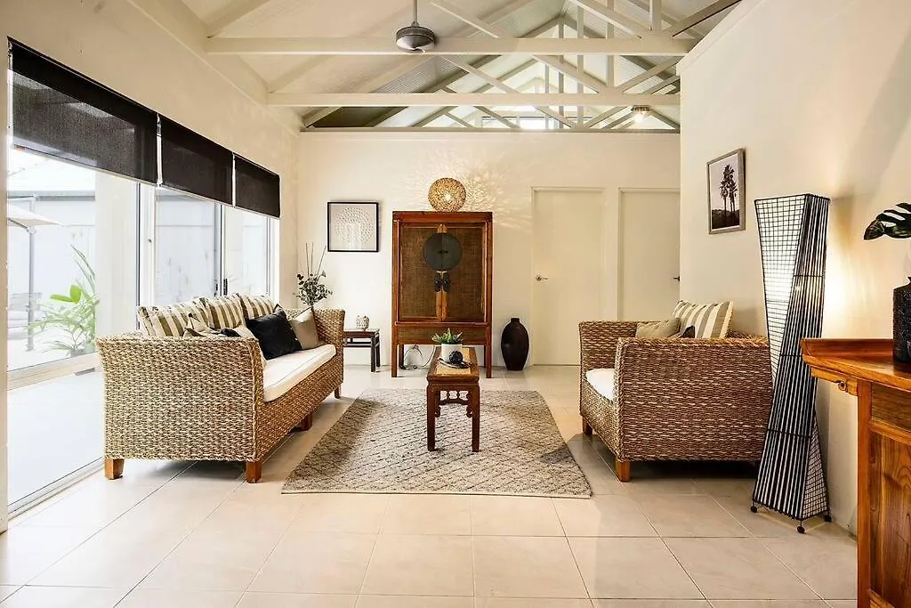 Holiday home Indirah On The Beach - A Spacious Beachfront Home Port Douglas