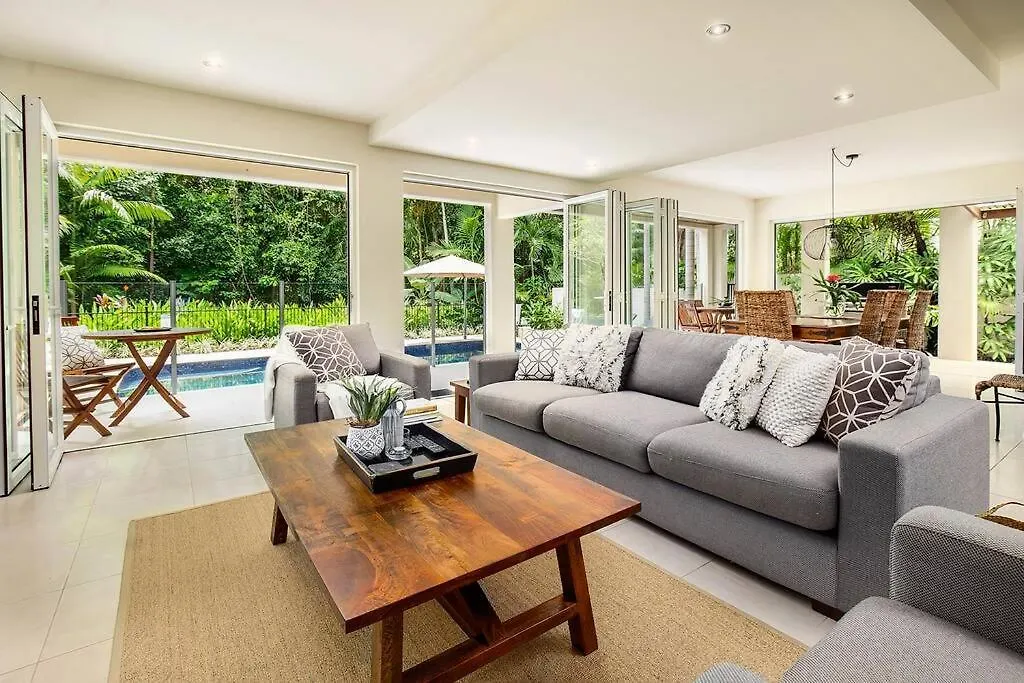 Indirah On The Beach - A Spacious Beachfront Home Port Douglas 0*,